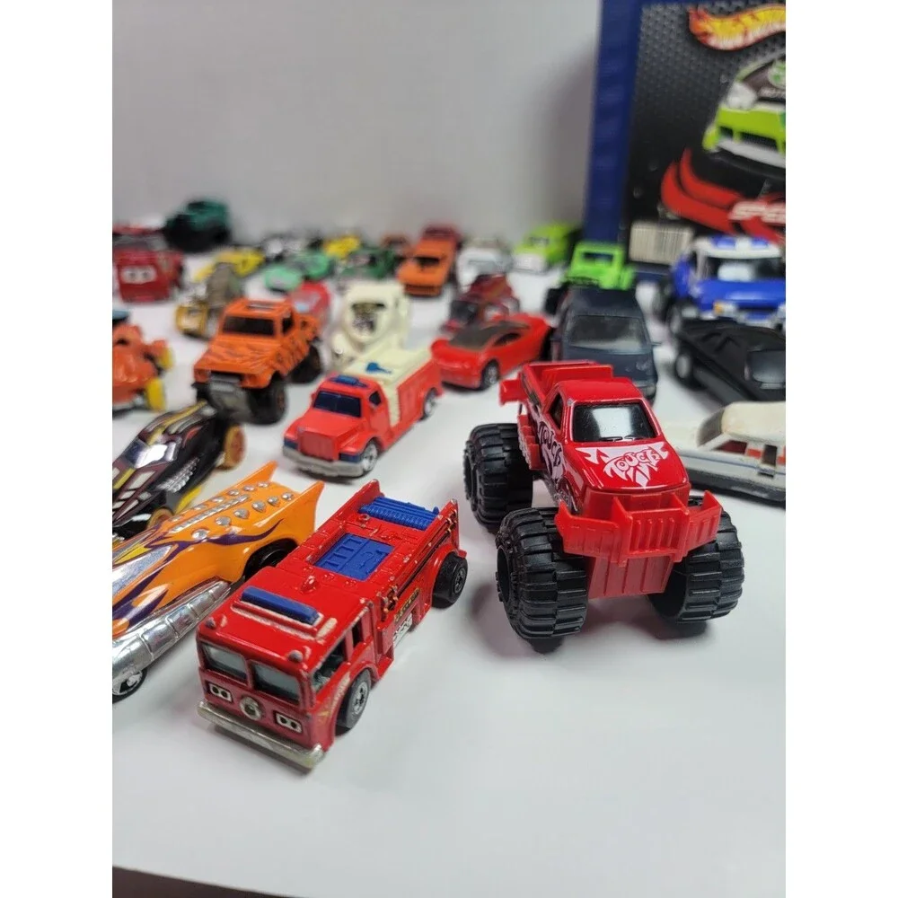 Mixed Lot 40+ Toy Cars Trucks Hot Wheels Matchbox McDonald’s Diecast w/ Carry...